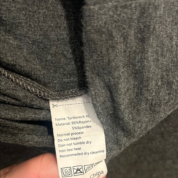 Women's heathered Gray Turtleneck Sweater (fits like M/L) - Picture 2 of 5